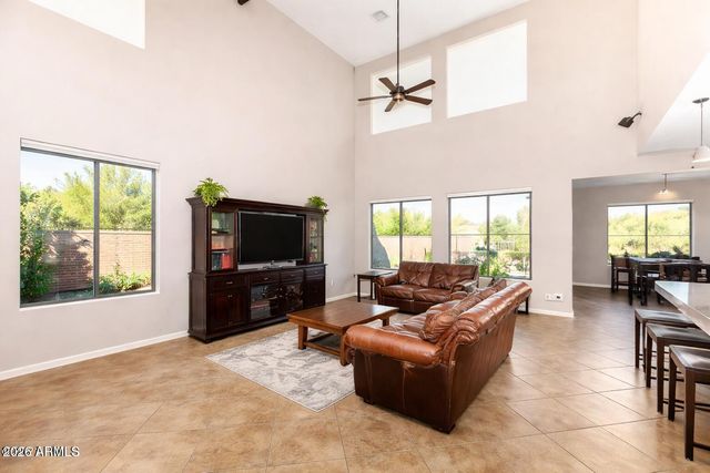 1904 W BLACK HILL Road, Phoenix, AZ 85085