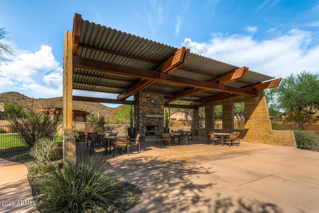 1904 W BLACK HILL Road, Phoenix, AZ 85085