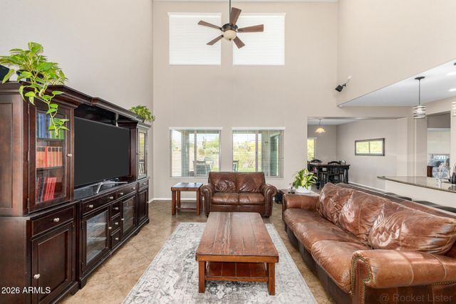 1904 W BLACK HILL Road, Phoenix, AZ 85085