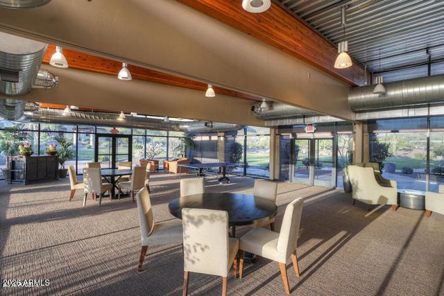 1904 W BLACK HILL Road, Phoenix, AZ 85085