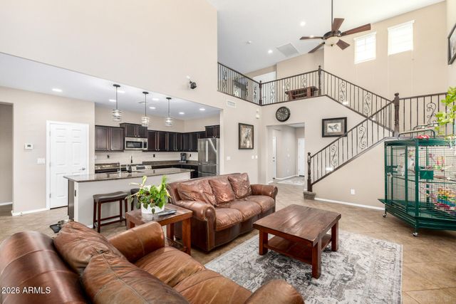 1904 W BLACK HILL Road, Phoenix, AZ 85085