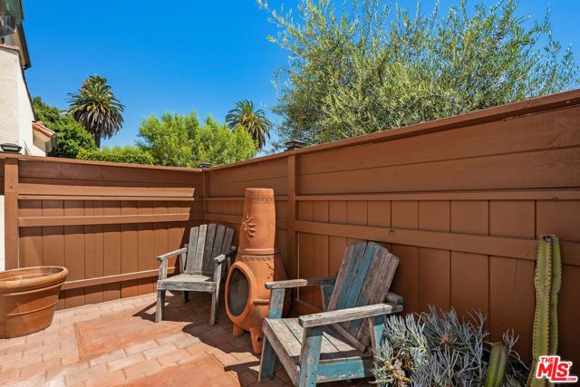 7459 Rosewood Avenue, Los Angeles, CA 90036