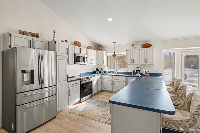 1276 Oakwood Road, Ortonville, MI 48462