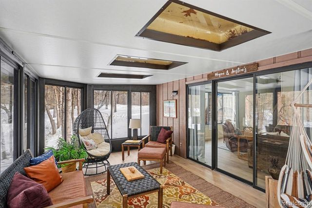 1276 Oakwood Road, Ortonville, MI 48462