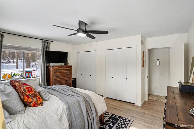 1276 Oakwood Road, Ortonville, MI 48462