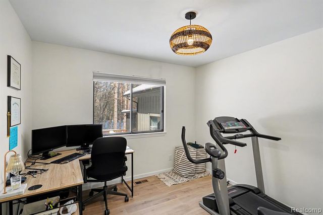 1276 Oakwood Road, Ortonville, MI 48462