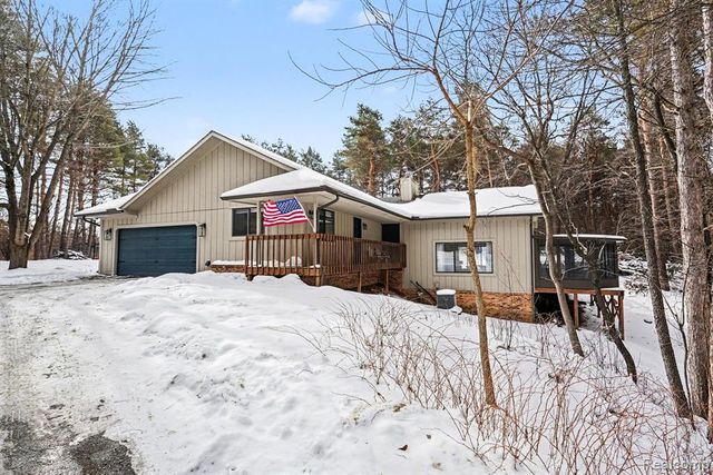 1276 Oakwood Road, Ortonville, MI 48462
