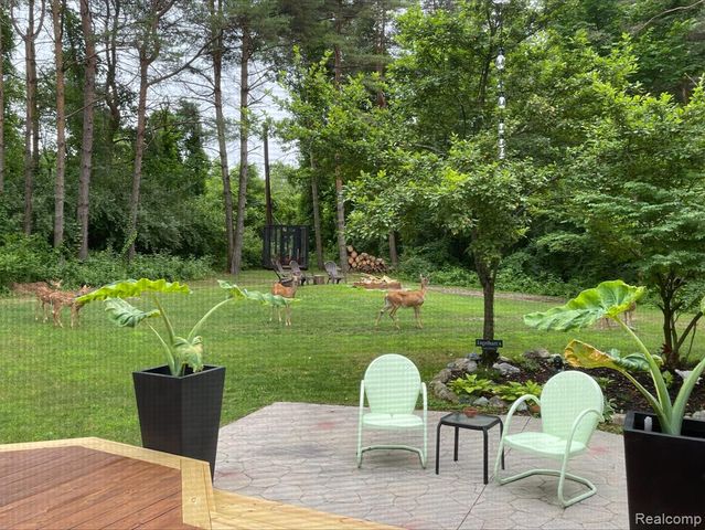 1276 Oakwood Road, Ortonville, MI 48462