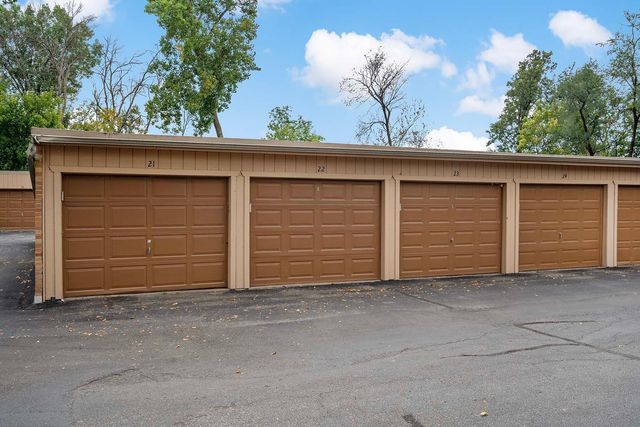 9147 Highway 55 102, Golden Valley, MN 55427