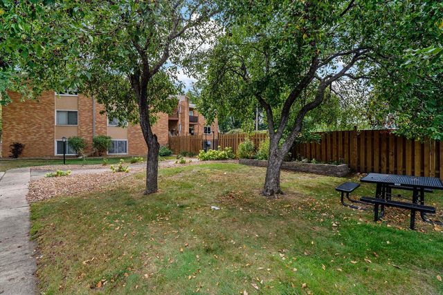 9147 Highway 55 102, Golden Valley, MN 55427