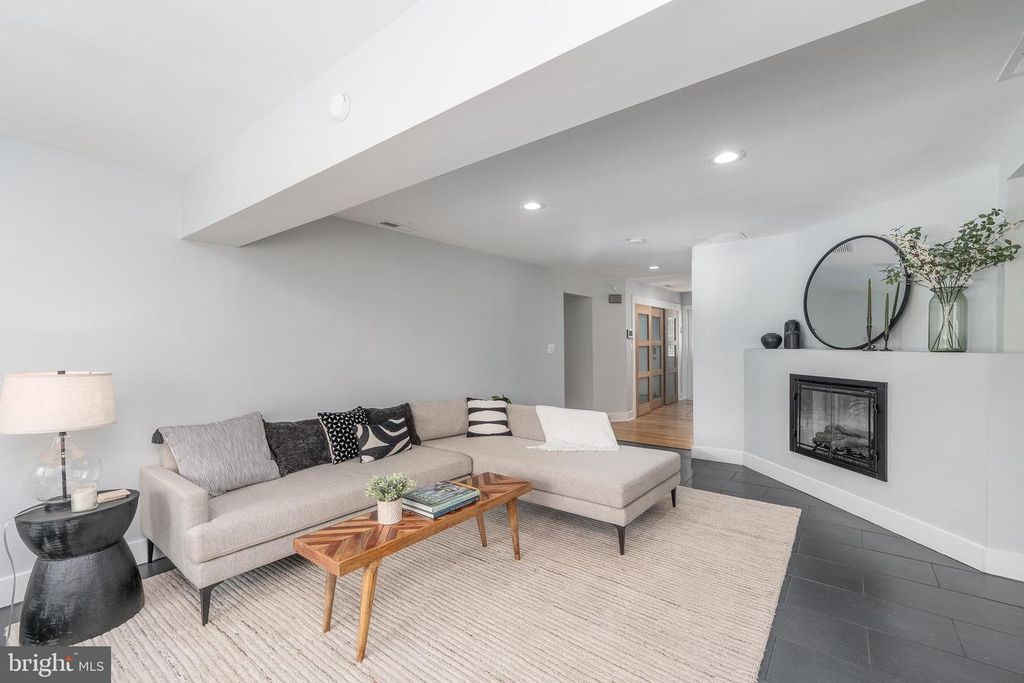 Image 19 of property listing at 2728 OLD COURT, Baltimore, MD 21208