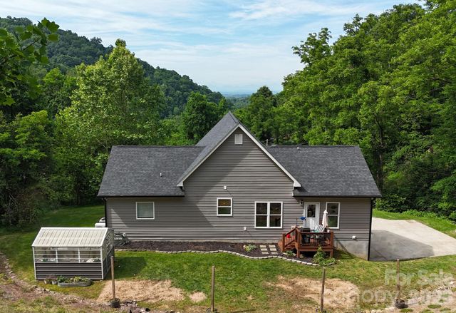 300 Green Meadow Lane, Mars Hill, NC 28754