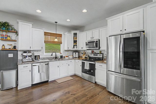 300 Green Meadow Lane, Mars Hill, NC 28754