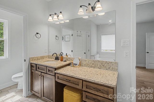 300 Green Meadow Lane, Mars Hill, NC 28754