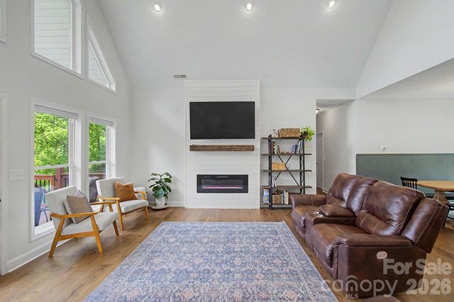 300 Green Meadow Lane, Mars Hill, NC 28754