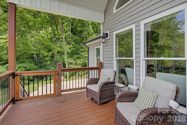 300 Green Meadow Lane, Mars Hill, NC 28754