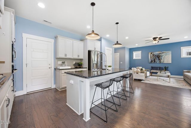 542 Beacon Ridge Boulevard, Chapel Hill, NC 27516