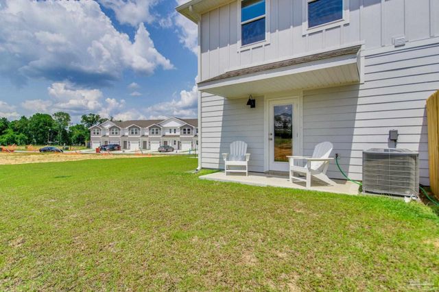 4051 Pendragon Cir, Milton, FL 32583