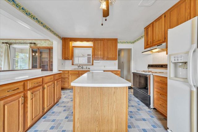 449 Cameron DR, Vinton, VA 24179