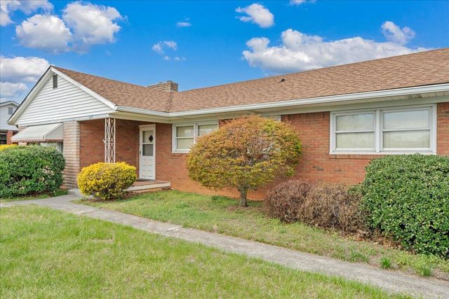 449 Cameron DR, Vinton, VA 24179