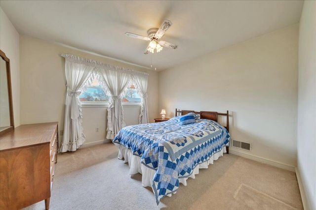 449 Cameron DR, Vinton, VA 24179