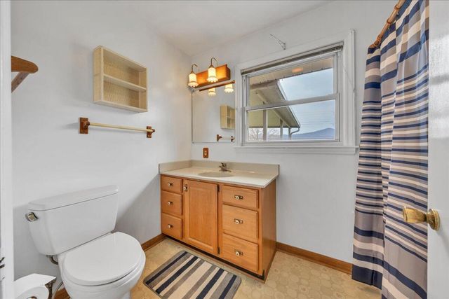 449 Cameron DR, Vinton, VA 24179