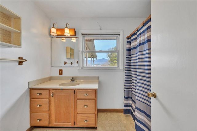 449 Cameron DR, Vinton, VA 24179