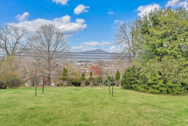 449 Cameron DR, Vinton, VA 24179