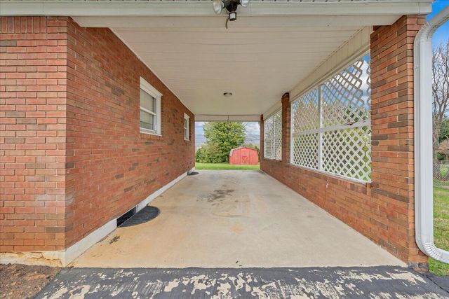 449 Cameron DR, Vinton, VA 24179