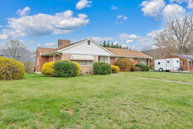 449 Cameron DR, Vinton, VA 24179