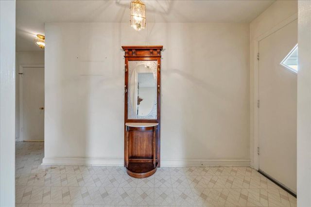 449 Cameron DR, Vinton, VA 24179