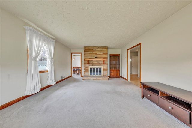 449 Cameron DR, Vinton, VA 24179