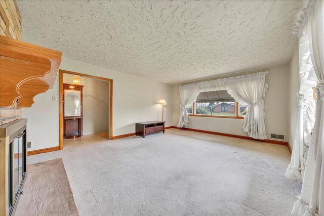 449 Cameron DR, Vinton, VA 24179