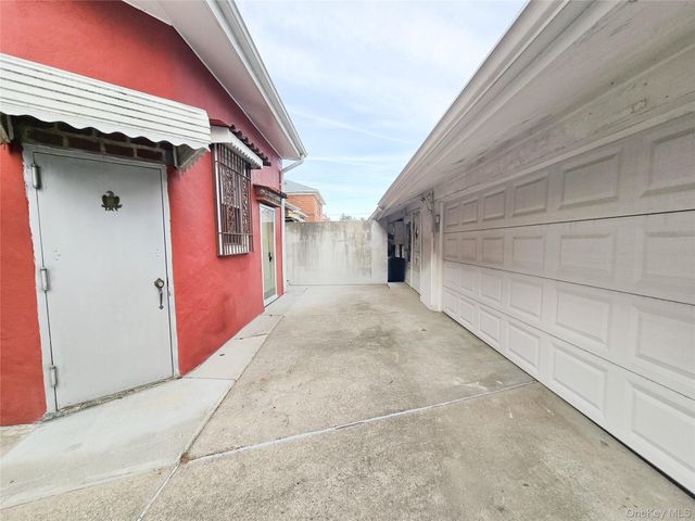 2037 149th Street, Whitestone, NY 11357