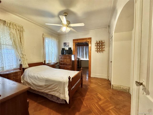 2037 149th Street, Whitestone, NY 11357