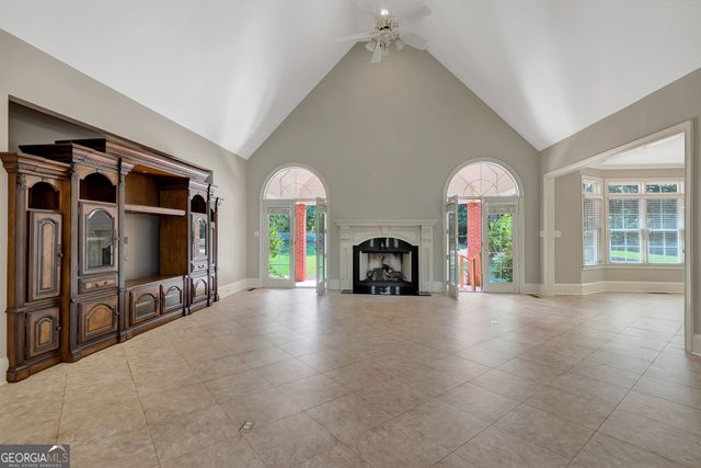 175 Mcelwaney Way, Fayetteville, GA 30215