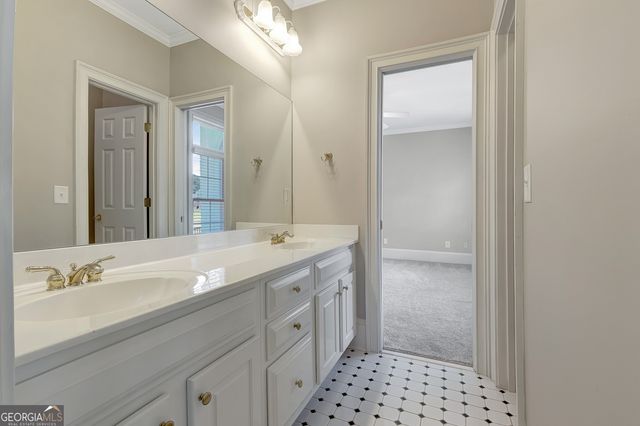 175 Mcelwaney Way, Fayetteville, GA 30215