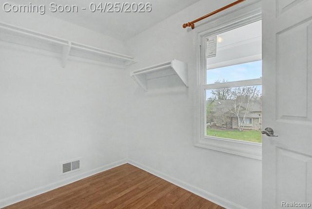 5394 Pond Bluff Drive, West Bloomfield Charter Township, MI 48323