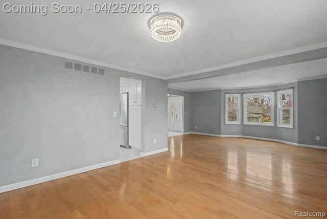 5394 Pond Bluff Drive, West Bloomfield Charter Township, MI 48323