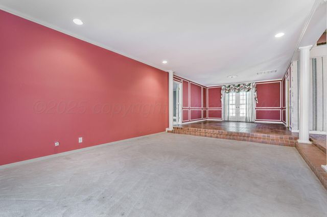 112 Western Street, Claude, TX 79019