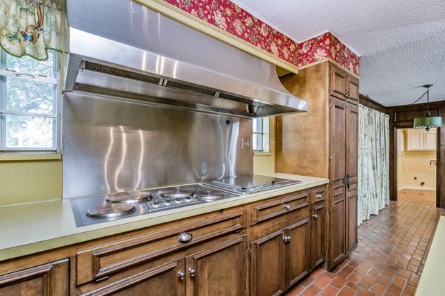 112 Western Street, Claude, TX 79019