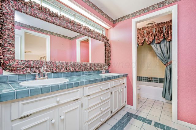 112 Western Street, Claude, TX 79019