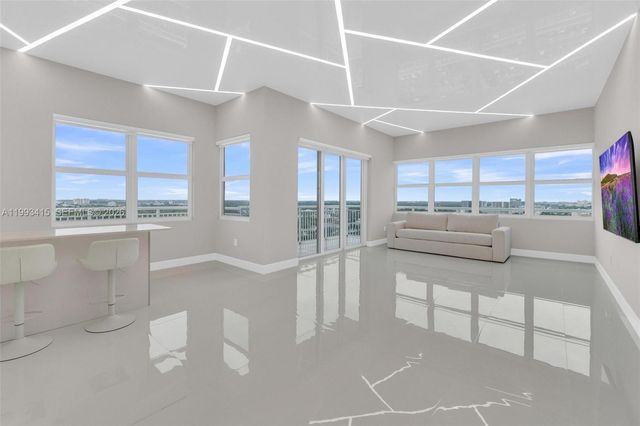 18011 Biscayne Boulevard PH04, Aventura, FL 33160