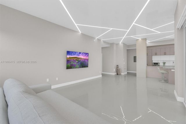 18011 Biscayne Boulevard PH04, Aventura, FL 33160