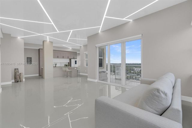 18011 Biscayne Boulevard PH04, Aventura, FL 33160