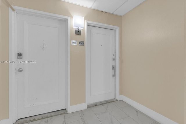 18011 Biscayne Boulevard PH04, Aventura, FL 33160