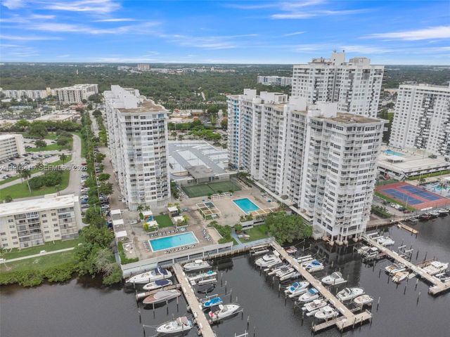 18011 Biscayne Boulevard PH04, Aventura, FL 33160