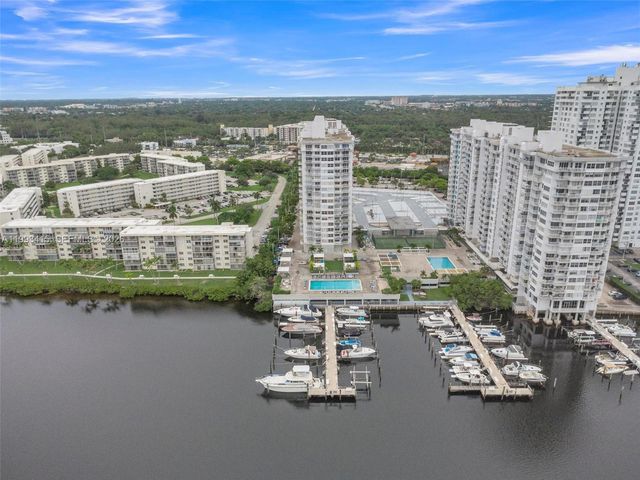 18011 Biscayne Boulevard PH04, Aventura, FL 33160