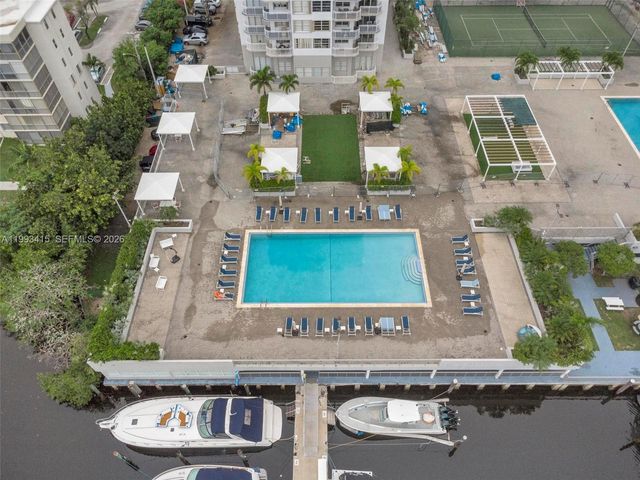 18011 Biscayne Boulevard PH04, Aventura, FL 33160