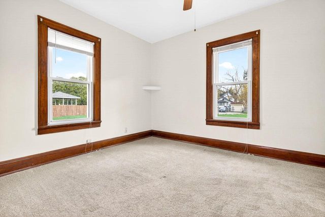 1068 CAROLINE STREET, Green Bay, WI 54303